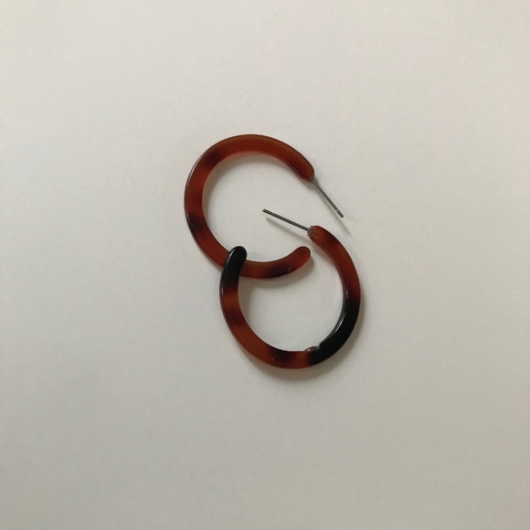 **NEW** Tortoise Shell Hoop Earrings - Small - Picture 2 of 3